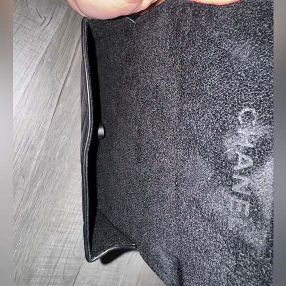 Chanel sunglass case - Picture 4 of 7